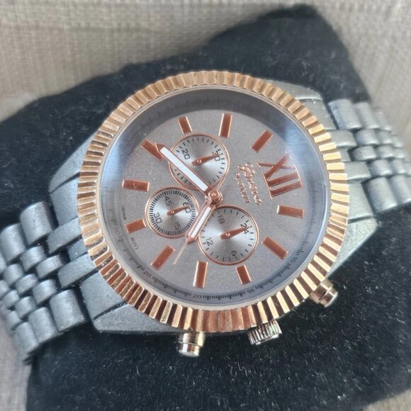 Geneva Women Wristwatch Grey Tone Metal Chain Strap Analog Quartz Watch - Picture 2 of 11